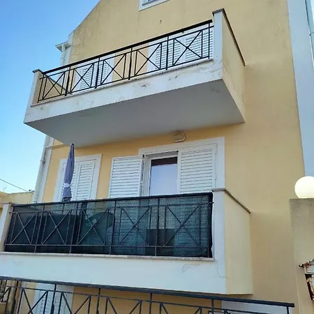 Xristianna Apartament *